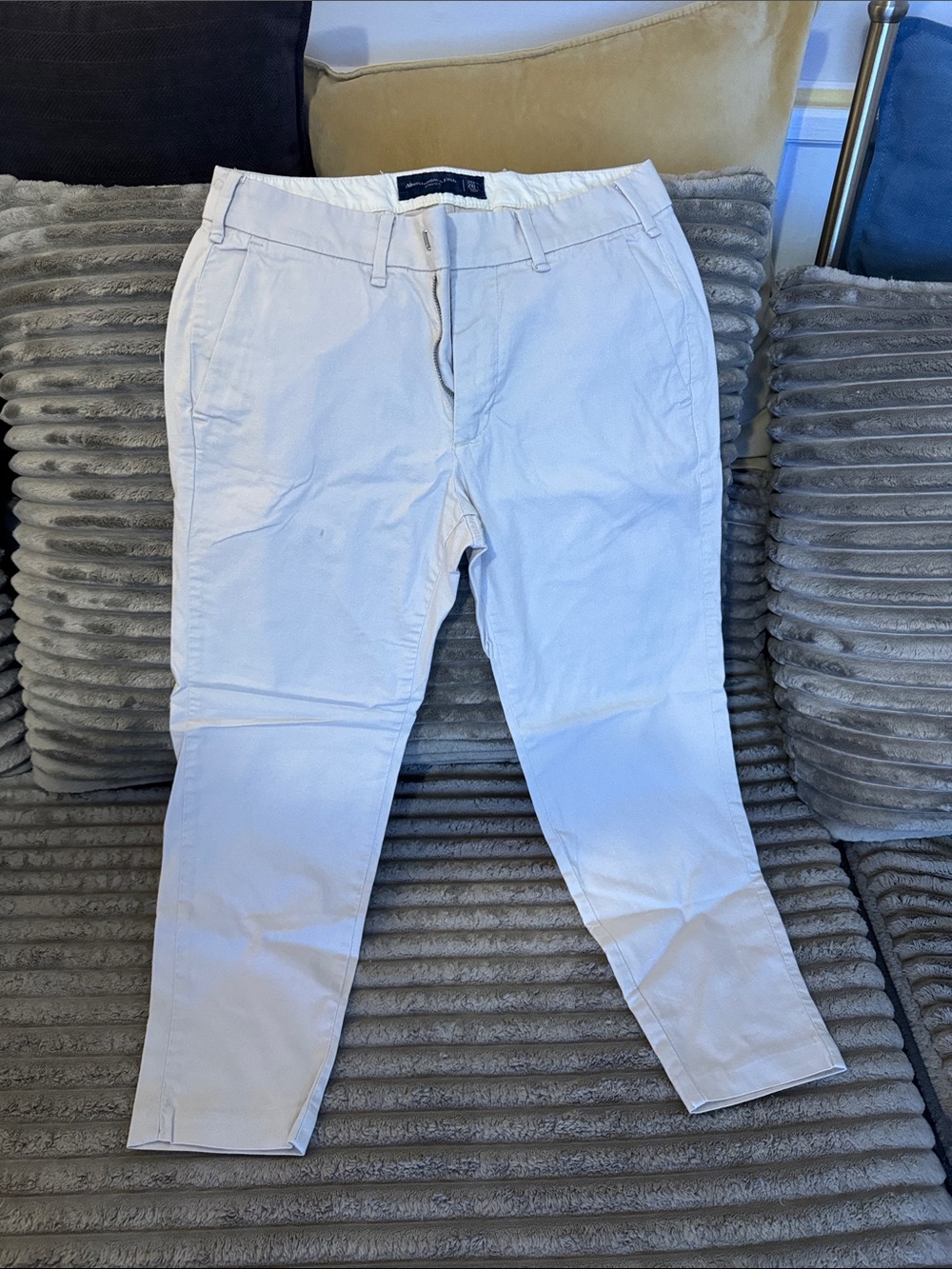 Abercrombie & Fitch Men's Slim Chinos — White